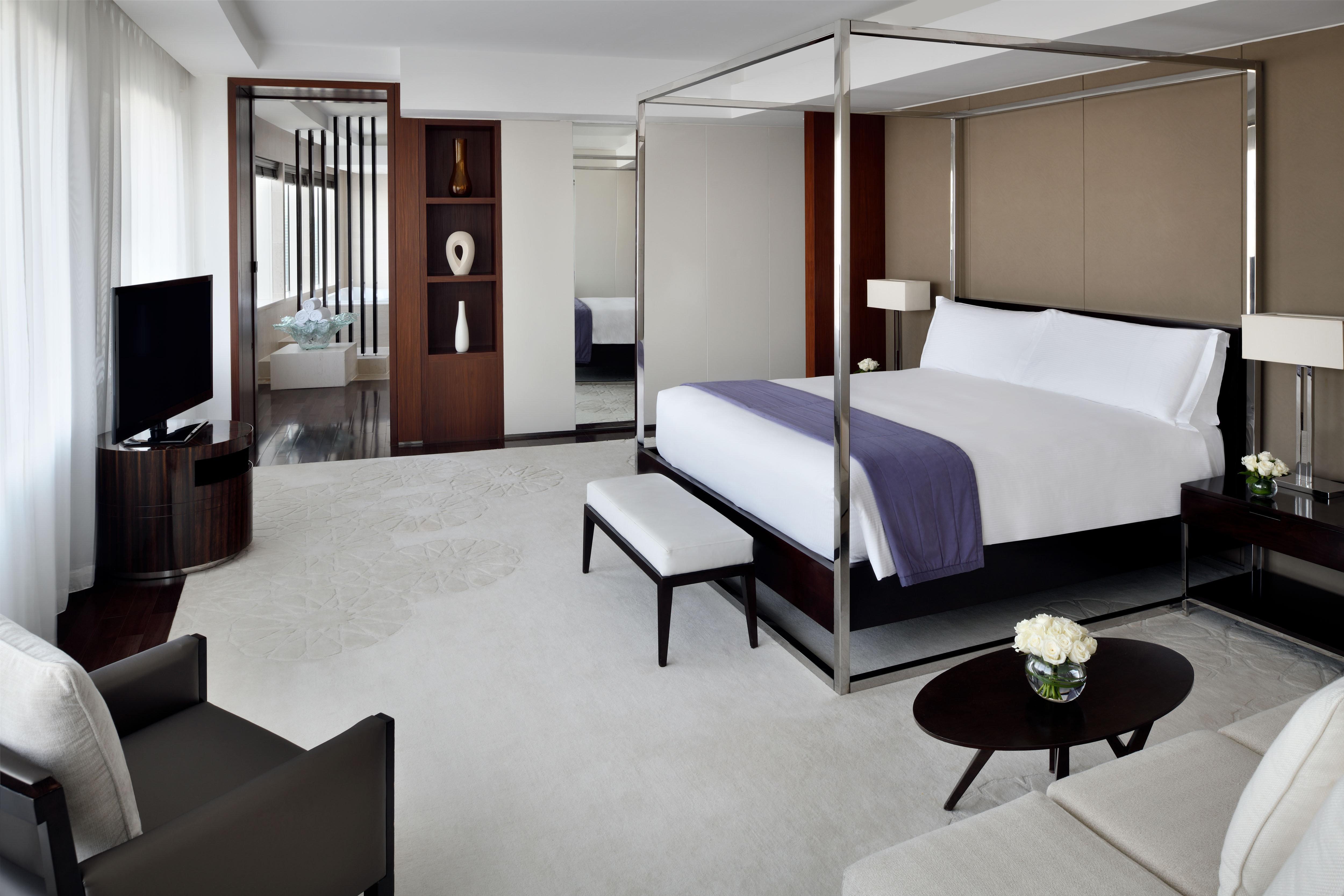 Intercontinental Dubai Festival City By Ihg Exterior photo A bedroom at the Four Seasons Hotel